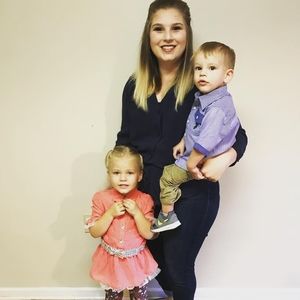 Meet your Posher, Caitlin